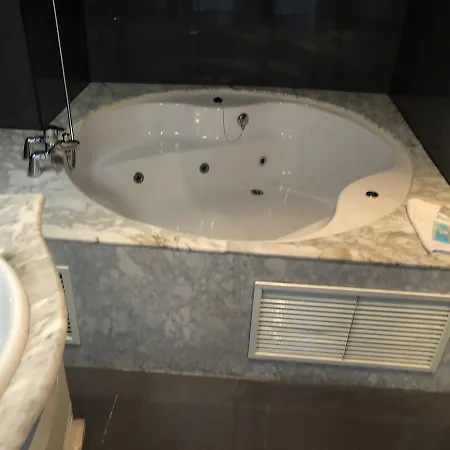Via Valentia 3*