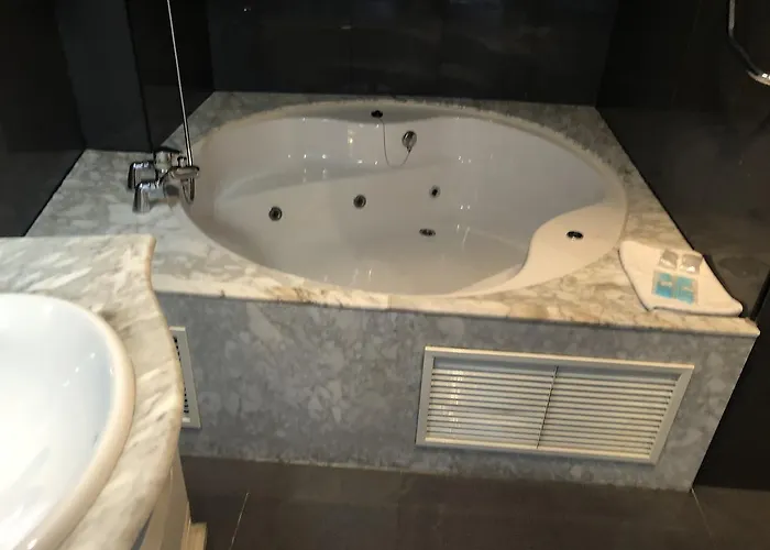 Via Valentia 3*